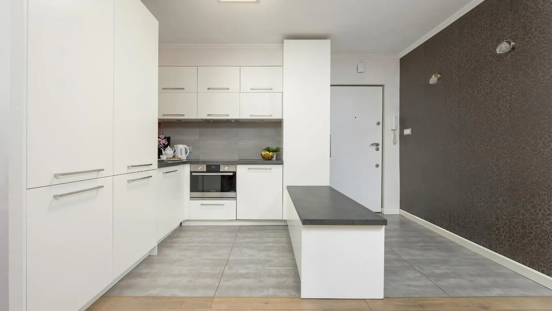 Central Warsaw Apartment Near Metro Swietokrzyska By Noclegi Renters 0*,  Poland
