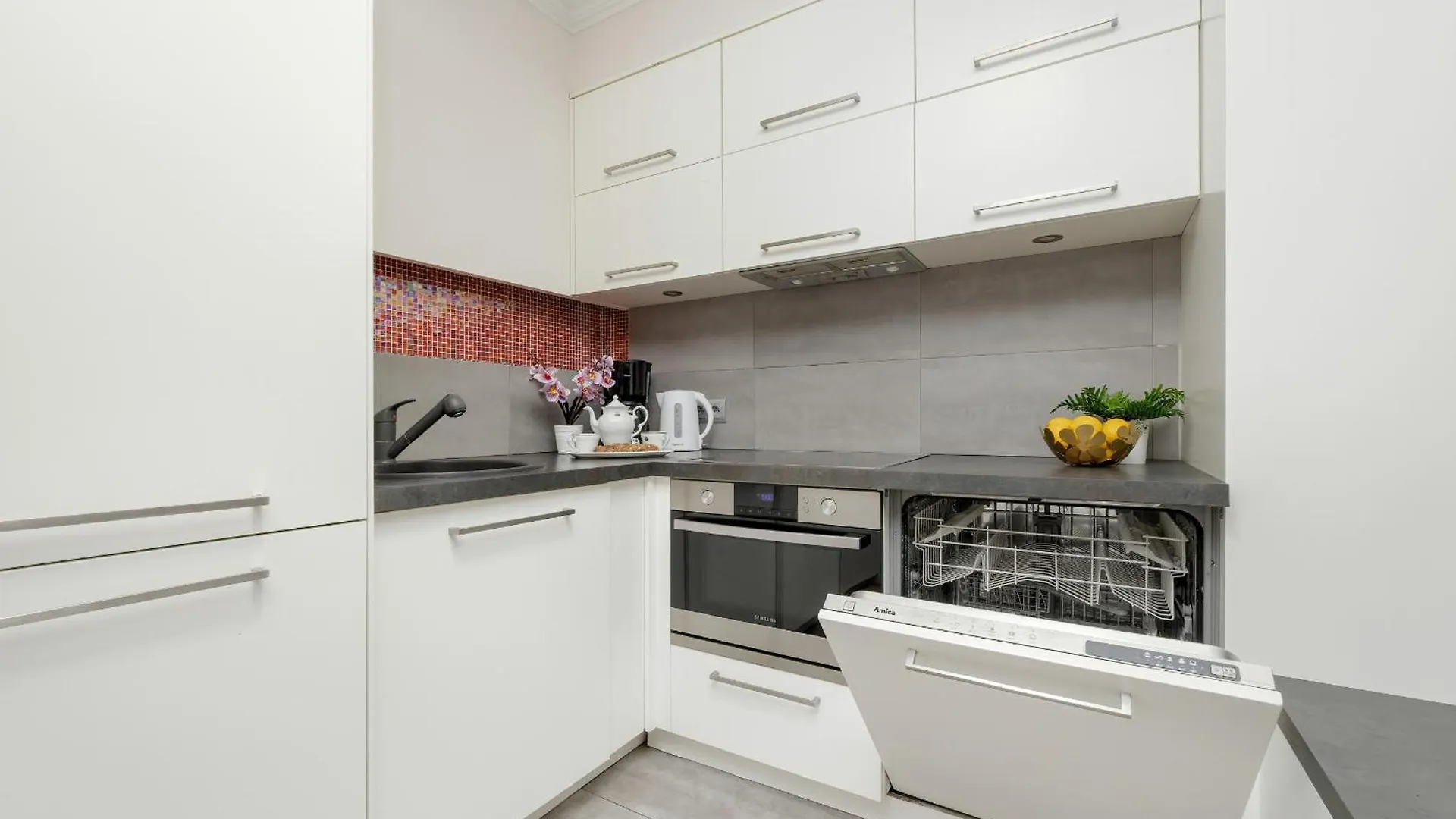 Central Warsaw Apartment Near Metro Swietokrzyska By Noclegi Renters 0*,